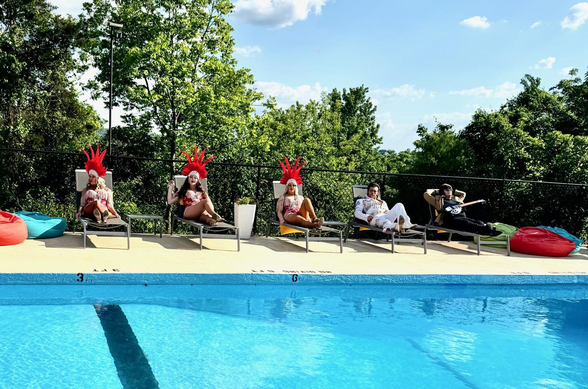 The Retro Hotel Брэнсон Экстерьер фото